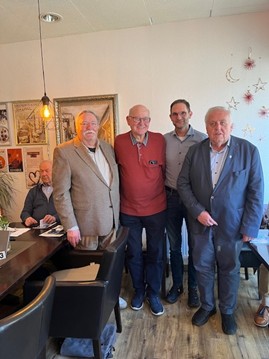 Holger Marx mit SU Kreisvorsitzen Hans-J�rgen Sch�fer, SU Landesvorsitzenden Kurt Wiegel und Kreistagsvorsitzenden Dr. Hans Heuser